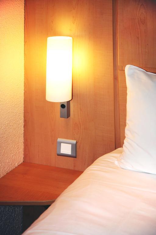 Ibis Poitiers Sud Hotel Екстериор снимка